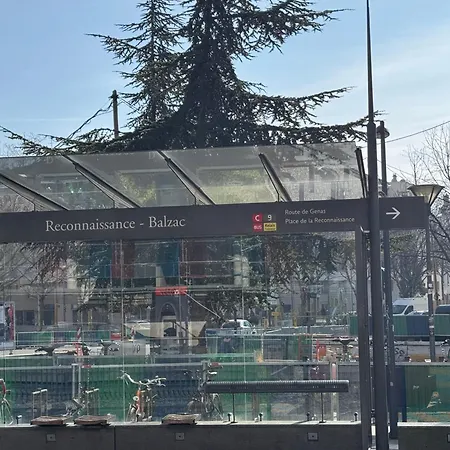Joli Standing A 100m Du Tram T3 דירה וילאורבן